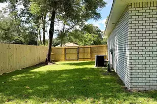 2014 Bainbridge Ave, Pensacola, FL 32507 - Photo 9
