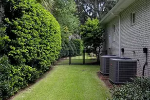 128 Highpoint Dr, Gulf Breeze, FL 32561 - Photo 51
