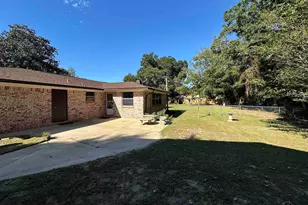 308 Vera St, Pensacola, FL 32514 - Photo 43