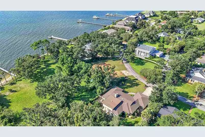 1055 Harbourview Cir, Pensacola, FL 32507 - Photo 17