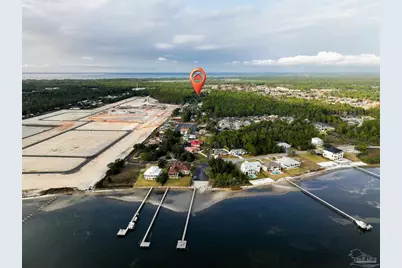 1810 W Smugglers Cove Cir, Gulf Breeze, FL 32563 - Photo 9