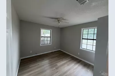 6401 Kennington Cir, Milton, FL 32570 - Photo 7