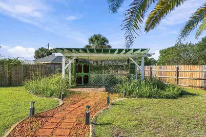 8213 Hartington Dr, Navarre, FL 32566 - Photo 11