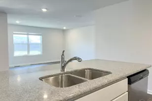 2340 Kirkwood Dr, Cantonment, FL 32533 - Photo 5