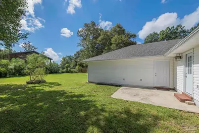 1009 Rachel Cir, Cantonment, FL 32533 - Photo 11