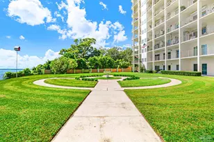 615 Bayshore Dr, Pensacola, FL 32507 - Photo 21