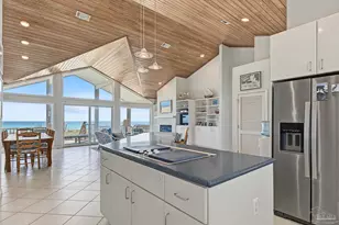 7637 Gulf Blvd, Navarre Beach, FL 32566 - Photo 17