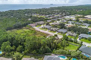 1570 Woodlawn Way, Gulf Breeze, FL 32563 - Photo 59