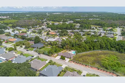 1570 Woodlawn Way, Gulf Breeze, FL 32563 - Photo 55