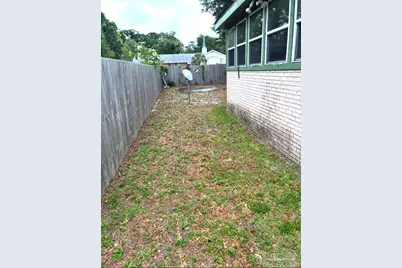 222 W Avery St, Pensacola, FL 32501 - Photo 5