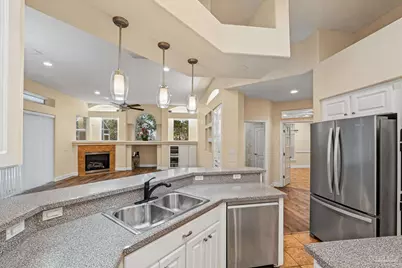 4100 Bamboo Dr, Pensacola, FL 32526 - Photo 15