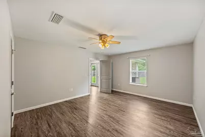 5622 Riviera Dr, Milton, FL 32583 - Photo 9