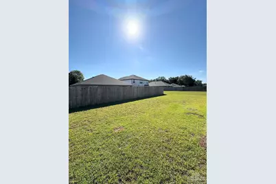 6311 Burrow Ln, Pensacola, FL 32526 - Photo 15