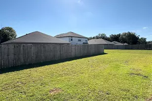 6311 Burrow Ln, Pensacola, FL 32526 - Photo 15