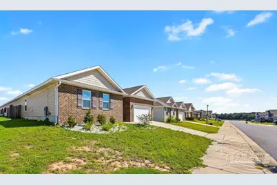 5560 Guinevere Ln, Milton, FL 32583 - Photo 3