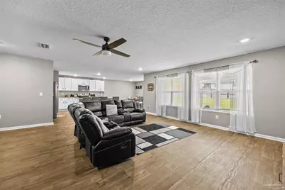 5560 Guinevere Ln, Milton, FL 32583 - Photo 11