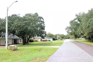 3879 Sail Wind Dr, Gulf Breeze, FL 32563 - Photo 49
