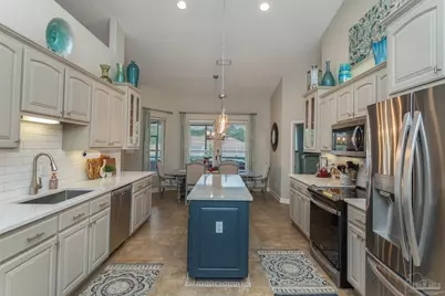 5070 High Pointe Dr, Pensacola, FL 32505 - Photo 9