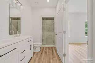 8045 Price St, Pensacola, FL 32534 - Photo 5