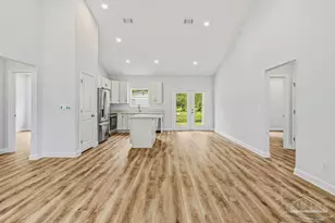 8045 Price St, Pensacola, FL 32534 - Photo 7