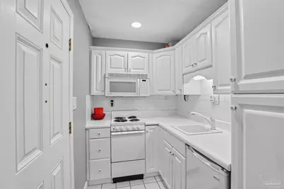 1834 W Smugglers Cove Dr, Gulf Breeze, FL 32563 - Photo 13