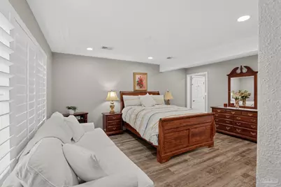 1834 W Smugglers Cove Dr, Gulf Breeze, FL 32563 - Photo 17