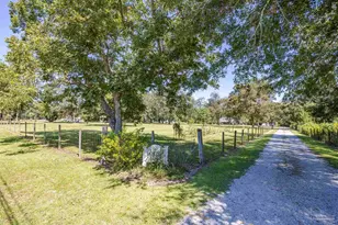 9820 Bridlewood Rd, Pensacola, FL 32526 - Photo 21