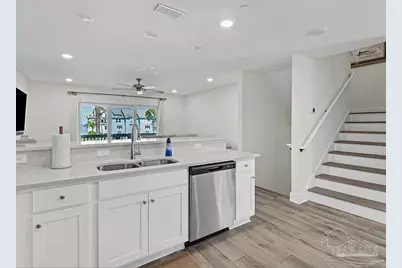 16104 Innerarity Pt Rd, Pensacola, FL 32507 - Photo 15