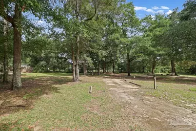 2040 E Roberts Rd, Pensacola, FL 32534 - Photo 9