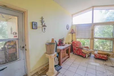 3495 Seabreeze Dr, Pensacola, FL 32503 - Photo 5