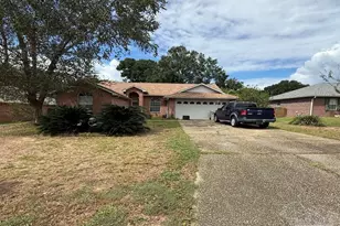 452 Elcino Dr, Pensacola, FL 32526 - Photo 1