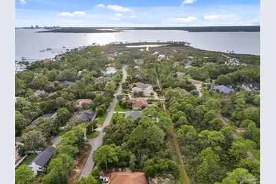 16560 Innerarity Pt Rd, Pensacola, FL 32507 - Photo 9