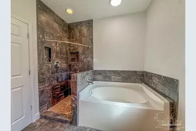 6021 Champion Oaks Dr, Pensacola, FL 32526 - Photo 13