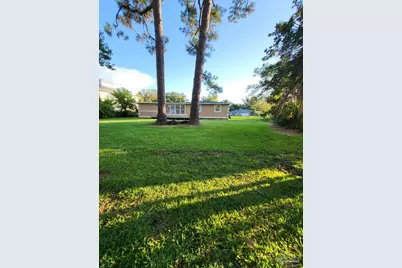 3200 Bayou Dr, Pensacola, FL 32505 - Photo 19