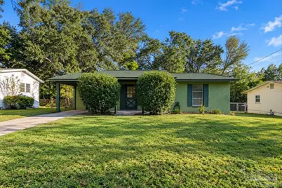 913 Lagoon Dr, Pensacola, FL 32505 - Photo 1