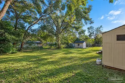 913 Lagoon Dr, Pensacola, FL 32505 - Photo 7