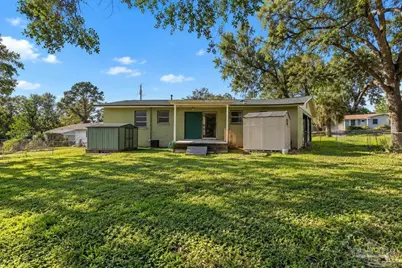 913 Lagoon Dr, Pensacola, FL 32505 - Photo 11