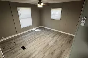 5472 Coventry Ave, Pensacola, FL 32526 - Photo 9