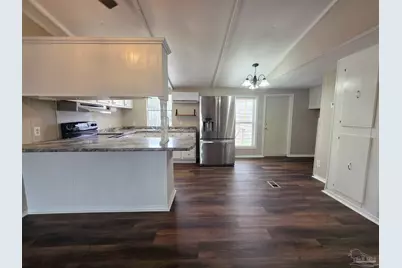 8676 Sharon Ln, Pensacola, FL 32526 - Photo 7