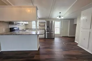8676 Sharon Ln, Pensacola, FL 32526 - Photo 7