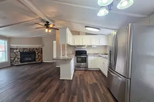 8676 Sharon Ln, Pensacola, FL 32526 - Photo 9