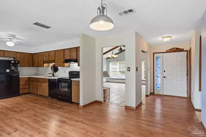 331 Timberlake Ct, Mary Esther, FL 32569 - Photo 9