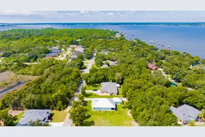 16210 Innerarity Pt Rd, Pensacola, FL 32507 - Photo 7