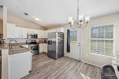 7241 Bogey Ln, Milton, FL 32570 - Photo 9
