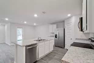 10593 Queens Gate Cir, Pensacola, FL 32506 - Photo 11