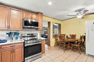 7813 Lenora Ct, Pensacola, FL 32526 - Photo 9