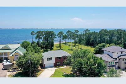 7675 North Shore Dr, Navarre, FL 32566 - Photo 1