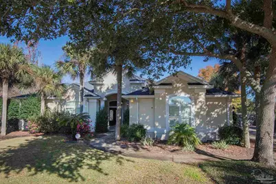 1194 Grand Pointe Dr, Gulf Breeze, FL 32563 - Photo 1
