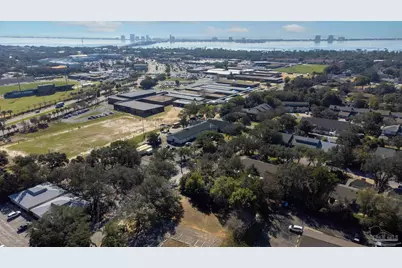 1 Nightingale Ln, Gulf Breeze, FL 32561 - Photo 1