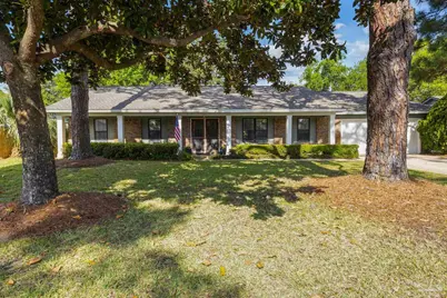 713 Southern Ct, Gulf Breeze, FL 32561 - Photo 1
